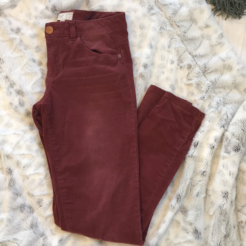 Jolt skinny cords Size 7/28w